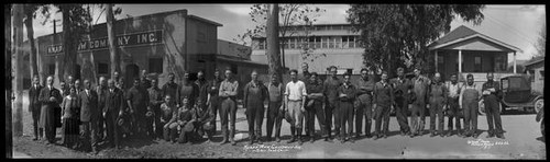 Group portrait of employees and workers of the Knapp Plow Company