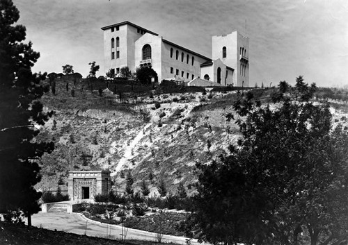 Southwest Museum with tunnel entrance