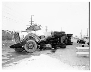 Accident--truck--trailer, 1951