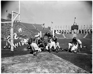 Football - Rams versus Philadelphia Eagles, 1957