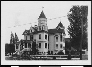 An exterior view of St. Mary's Hospital, Albany, Oregon