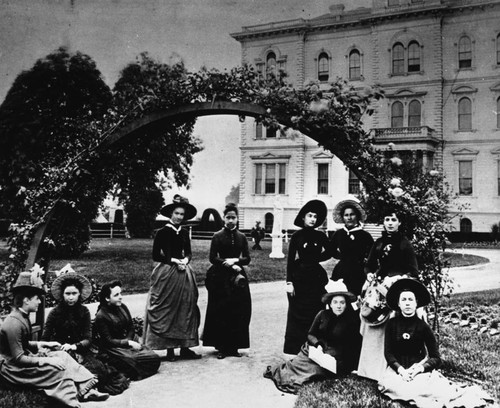 Group of graduates of the College of the Holy Names on campus, 1890 [picture]