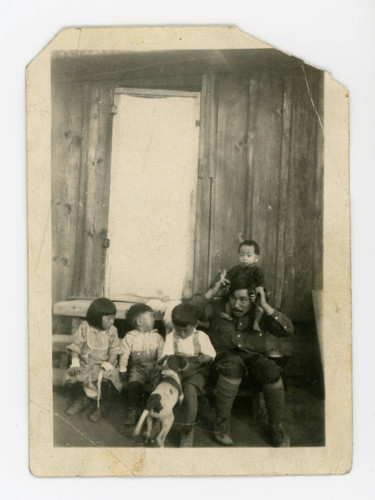 George Yoshizumi Takahashi with his children