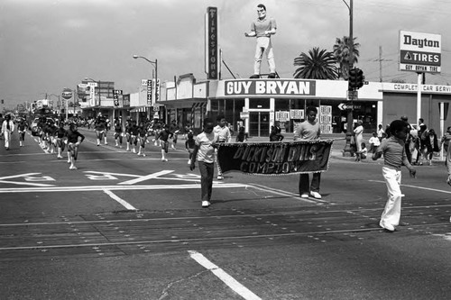 Cinco de Mayo parade participants marching, Los Angeles, 1973