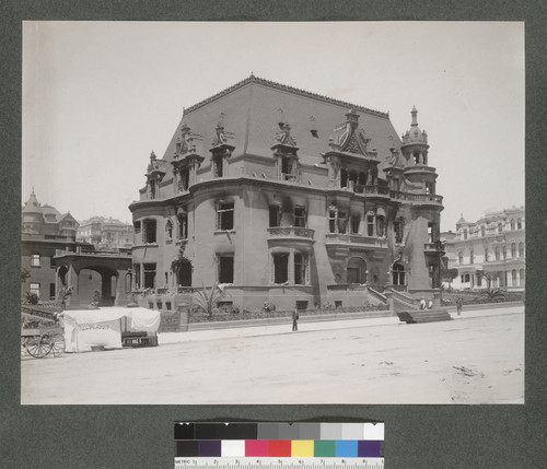 [Ruins of Claus Spreckels mansion. Van Ness Ave. at Clay St.]