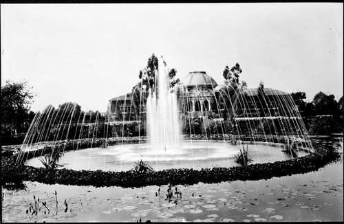 Fountain at Exposition Park, Los Angeles, ca. 1925