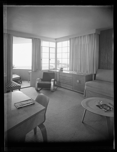 Carl's Sea Air Lodge and Restaurant. Guest room