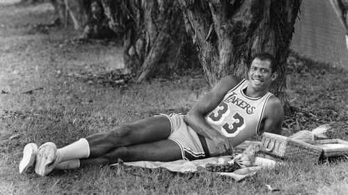 Kareem relaxes at picnic