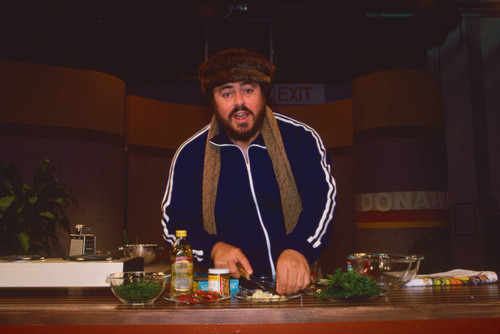 Luciano Pavarotti cooking