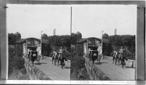 The Calle Real Gate, Manila, P.I. Obsolete Or Otherwise Not Very Usable E E Baker 1929