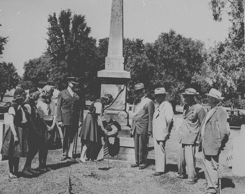 Memorial Day 1960 in Oak Hill Cemetery