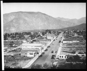 Birdseye view of Sunset Boulevard, now Commerce Avenue, in Tujunga, looking north toward the San Gabriel Mountains, ca.1926