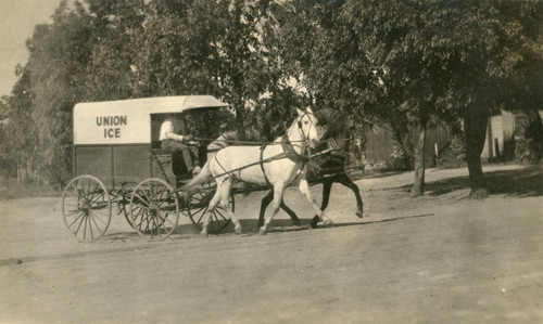 Union Ice Company delivery wagon in Banning, California