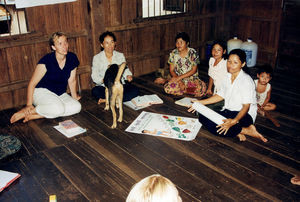 Kvindegruppe, Ratanakiri. Nr.1 fra venstre: hollandsk missionær Margariet, 2001