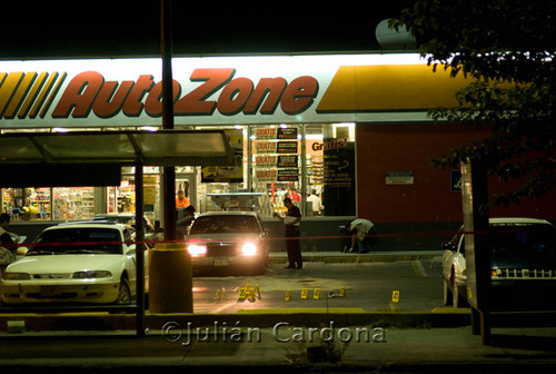 Execution at Auto Zone, Juárez, 2008