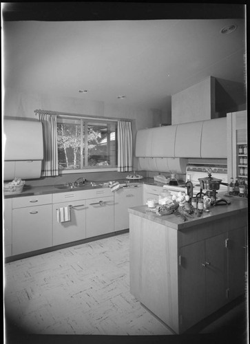 Pace Setter House of 1953 [Hoefer residence]. Kitchen