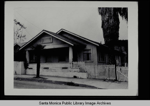 Turn-of-the century cottage in the Third Street Historic Neighborhood District, 238 Hill Street, Santa Monica, Calif