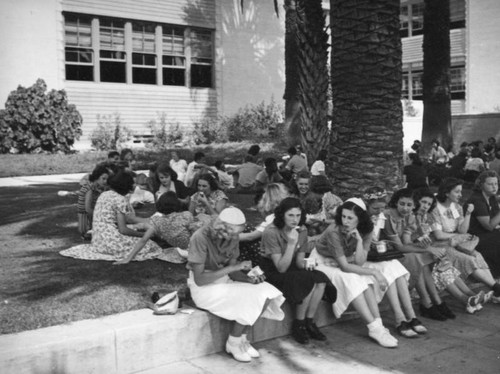 Lunchtime, Hollywood High School