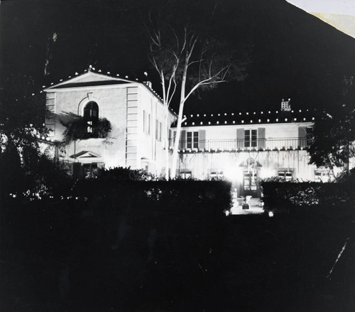 Luminaria on Browning Hall roof, Scripps College