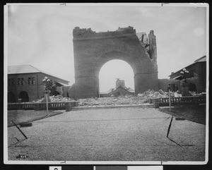 View through the Arch of the Memorial Church at Stanford University following the 1906 earthquake, 1906