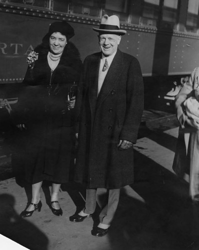 Billy Sunday and wife arrive in Los Angeles