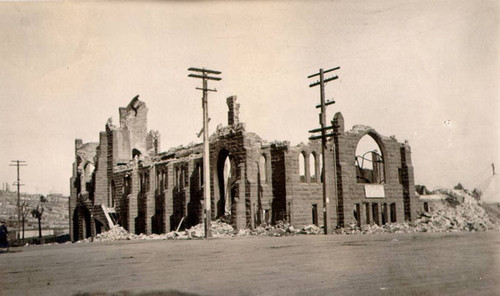 [St. Luke's Church after the 1906 earthquake]