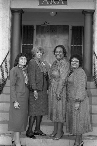 Alpha Gamma Omega Chapter, Alpha Kappa Alpha sorority sisters posing together, Los Angeles, 1986
