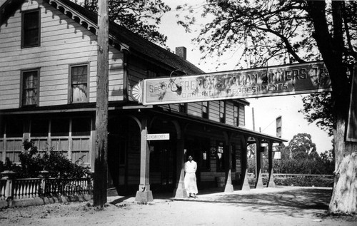Dougherty Station Hotel (c.1920), photograph