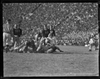 Football game between USC Trojans and Notre Dame Irish at the Coliseum, Los Angeles, 1938