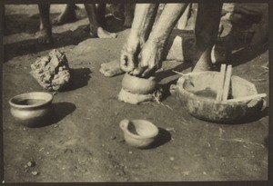 A woman potter in Ngomboku
