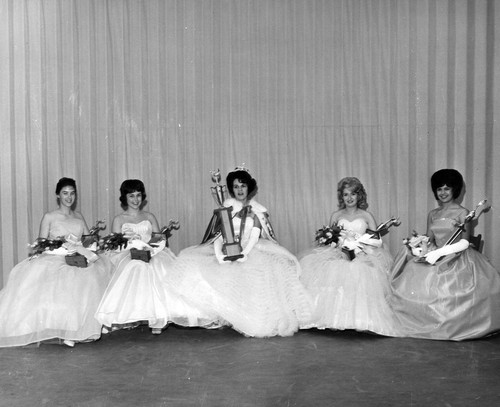1963 Miss Commerce and court