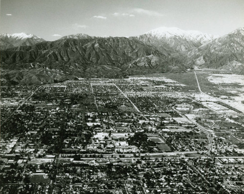 Aerial view of Claremont Colleges and surroundings