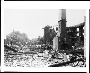 View of the remains of the Hotel Maryland in Pasadena after the fire, 1915