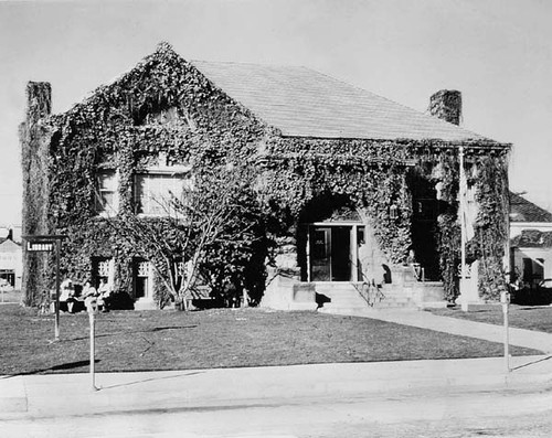 Ivy-covered Santa Cruz Carnegie (Main) Library