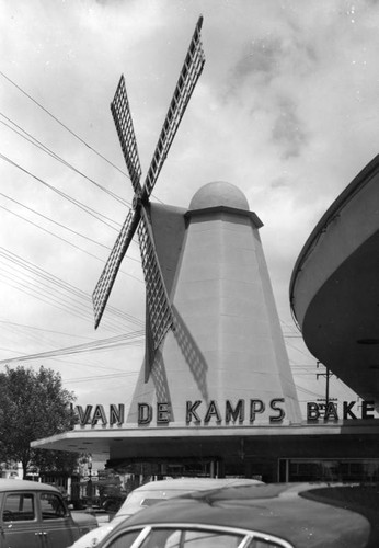 Van de Kamp's Drive-In windmill, side 3