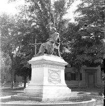 Statue, Henry Wadsworth Longfellow