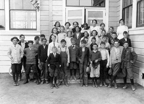 Claremont school class in 1915