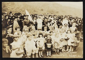 Crowd at Women's World Peace Meeting, Hollywood Bowl, photograph, 1921-11-11