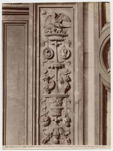 Pe. Ia. No. 12561. Venezia - Ospitale Civile già Scuola di S. Marco. Un dettaglio della Porta. (Stile del Rinascimento, 1485.)