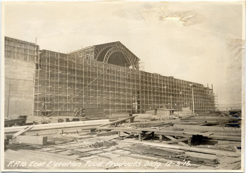 [Construction of the Palace of Food Products, Panama-Pacific International Exposition]