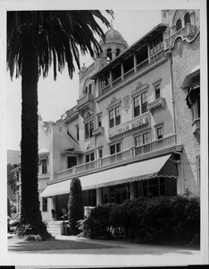 Front of the Hollywood Hotel