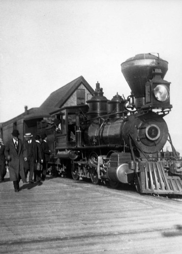 Southern Pacific locomotive at the Tustin Station, ca. 1900