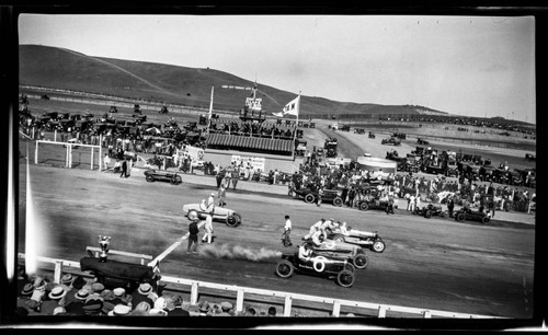 Auto racing at Ascot Speedway, City Terrace, Los Angeles