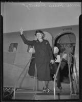 Aviatrix Marie Marvingt arrives in Los Angeles, 1935