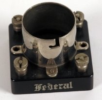 Federal vacuum tube socket, 4-pin bayonet type