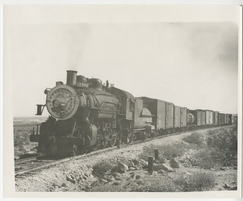 Southern Pacific locomotive 2360 at Coyote Wells