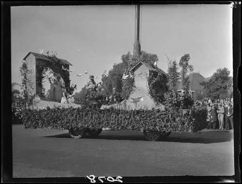 "La Paloma" float in the Tournament of Roses Parade, Pasadena, 1927