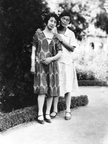 Two Chinese American women