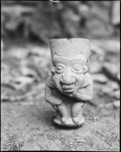 Clay pipe of a chief in Bamete