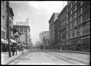 View of Broadway looking north from near Eighth Street in Los Angeles, ca.1918